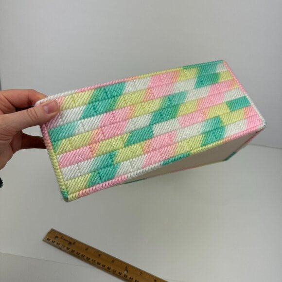 Vtg Pastel Colorful Multicolor Yarn Plastic Canvas Rectangle w Handle Basket - Picture 8 of 10